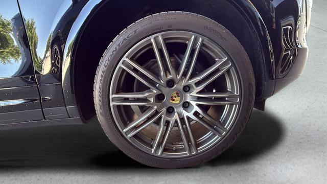 Used 2018 Porsche Cayenne AWD/4WD image 23
