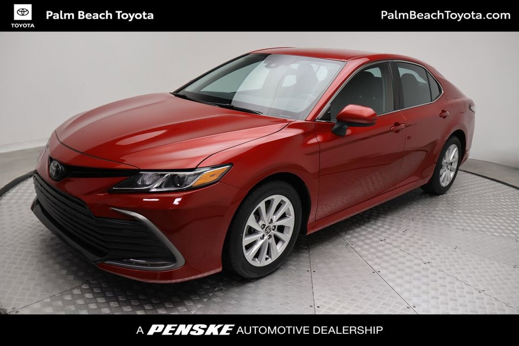 Certified 2023 Toyota Camry LE image 1