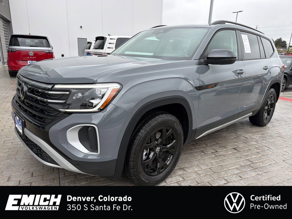 Certified 2025 Volkswagen Atlas Peak Edition SE AWD/4WD image 1