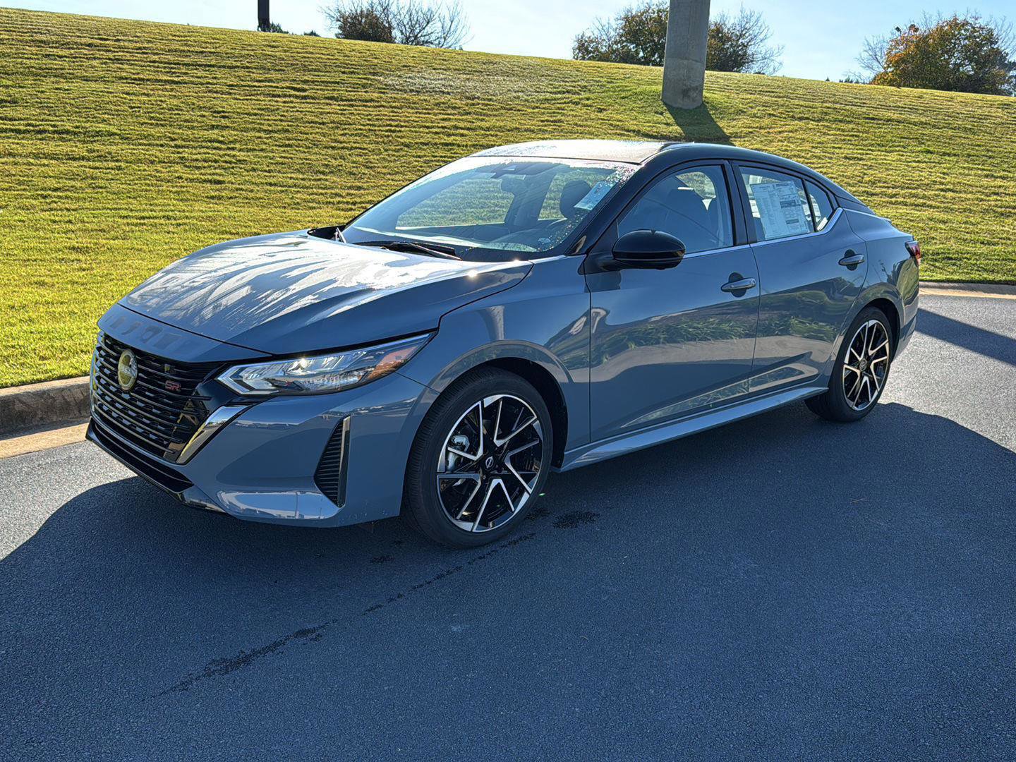 New 2025 Nissan Sentra SR w/ SR Premium Package image 2