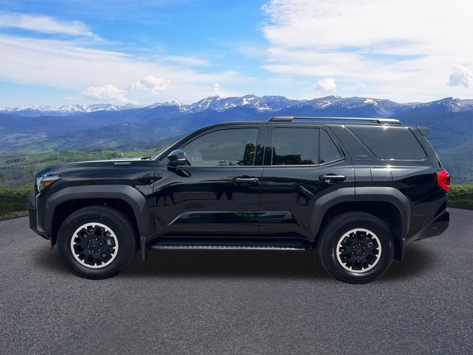 Used 2025 Toyota 4Runner TRD Off-Road AWD/4WD image 2