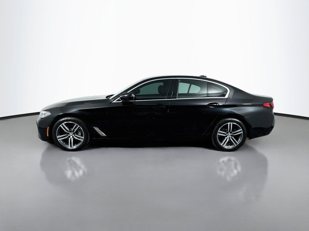 Used 2021 BMW 530i xDrive w/ Convenience Package AWD/4WD image 2