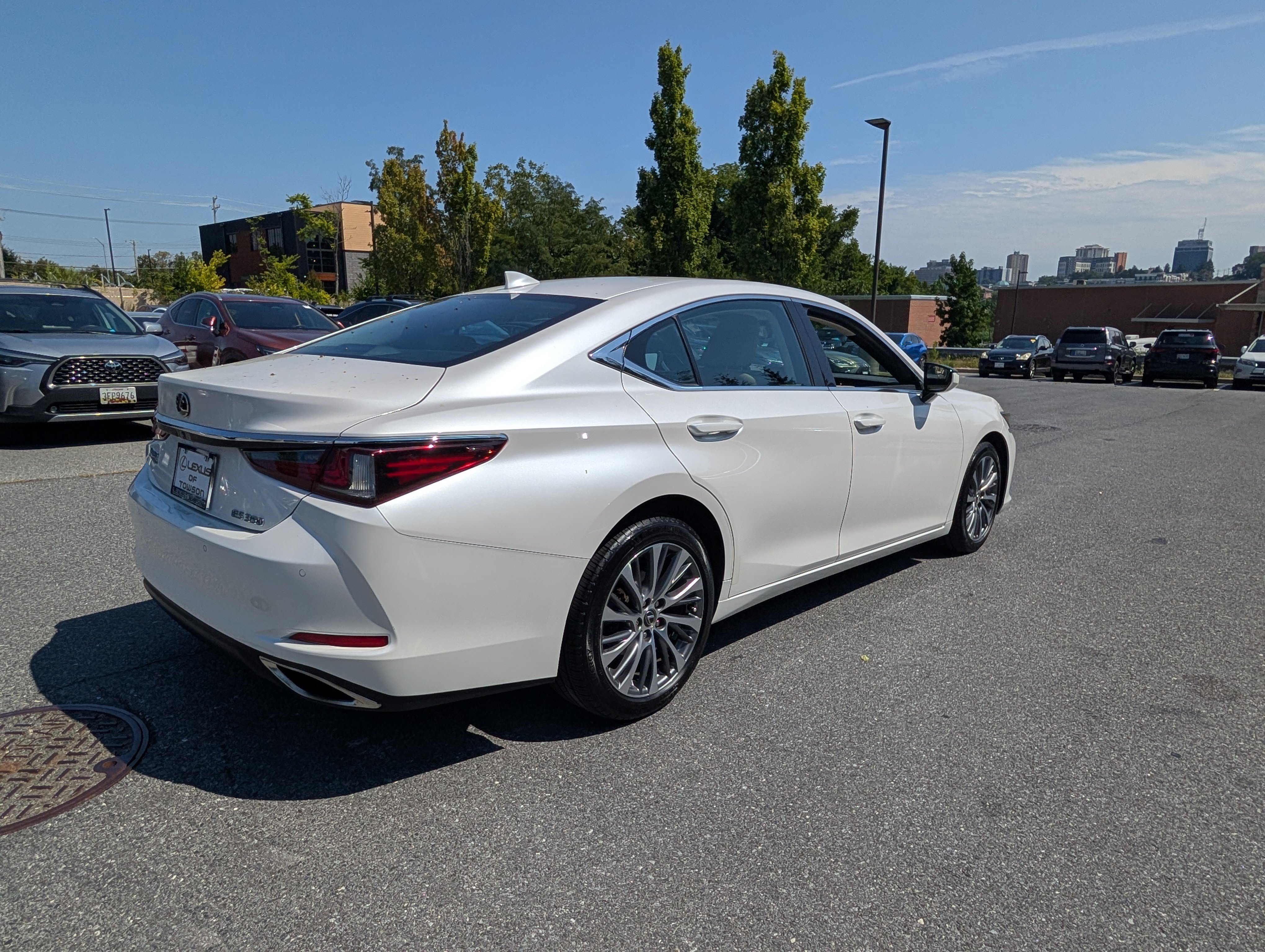Used 2019 Lexus ES 350 w/ Premium Package FWD image 3