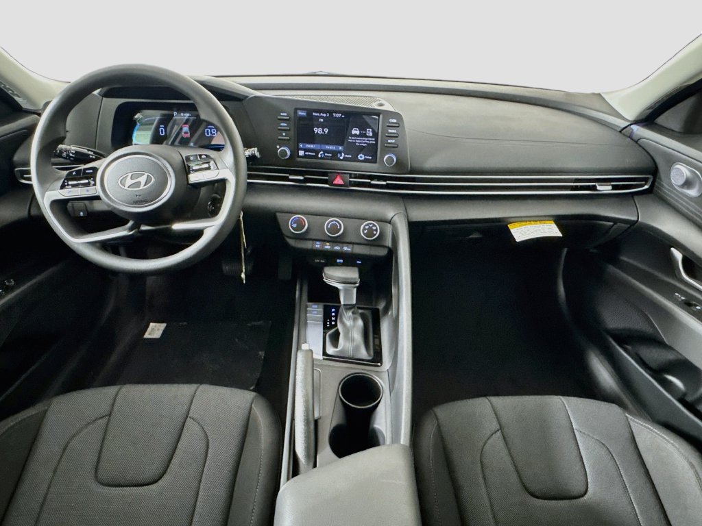 New 2026 Hyundai Elantra SE FWD image 23