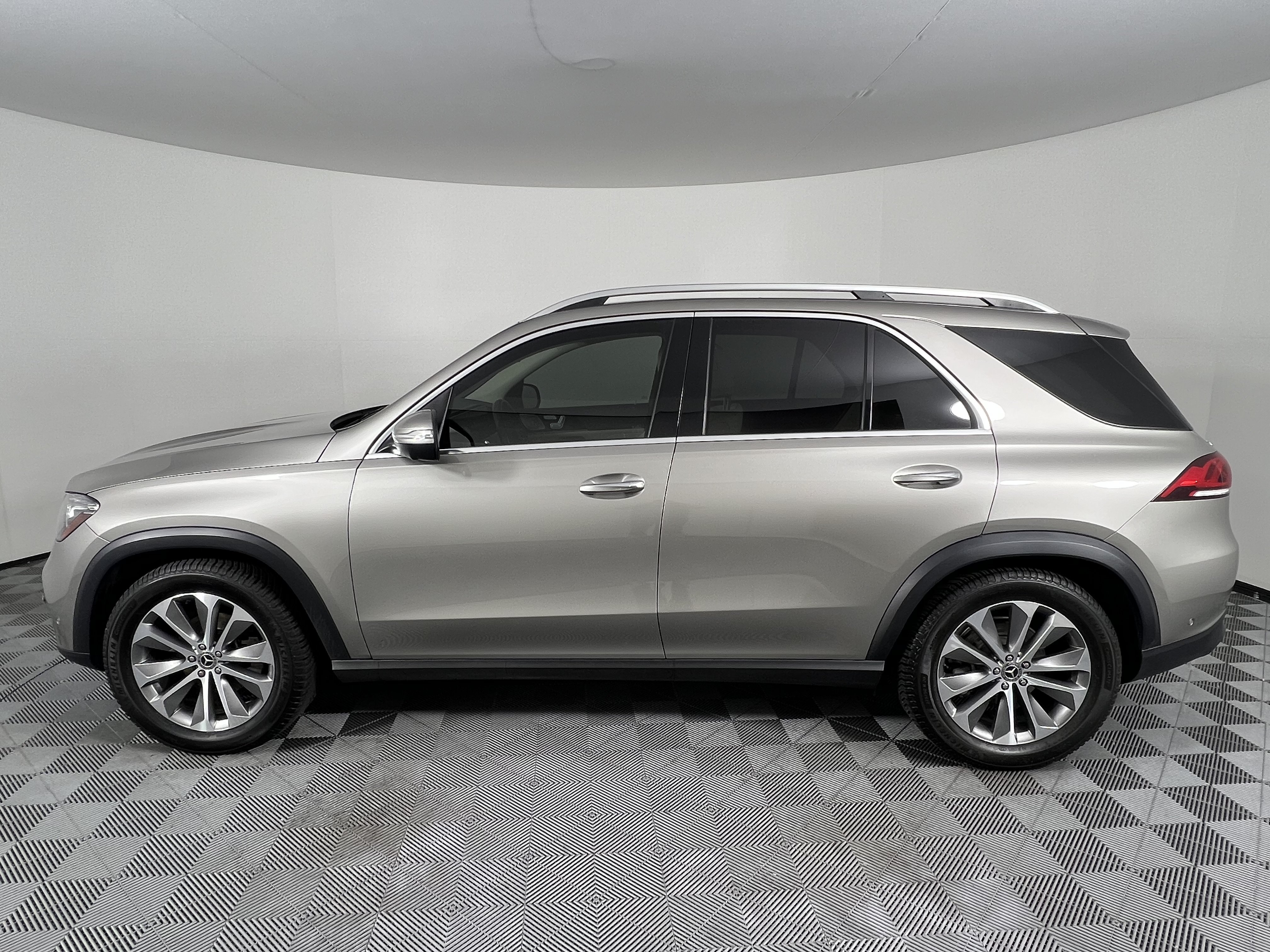 Certified 2020 Mercedes-Benz GLE 350 4MATIC image 9