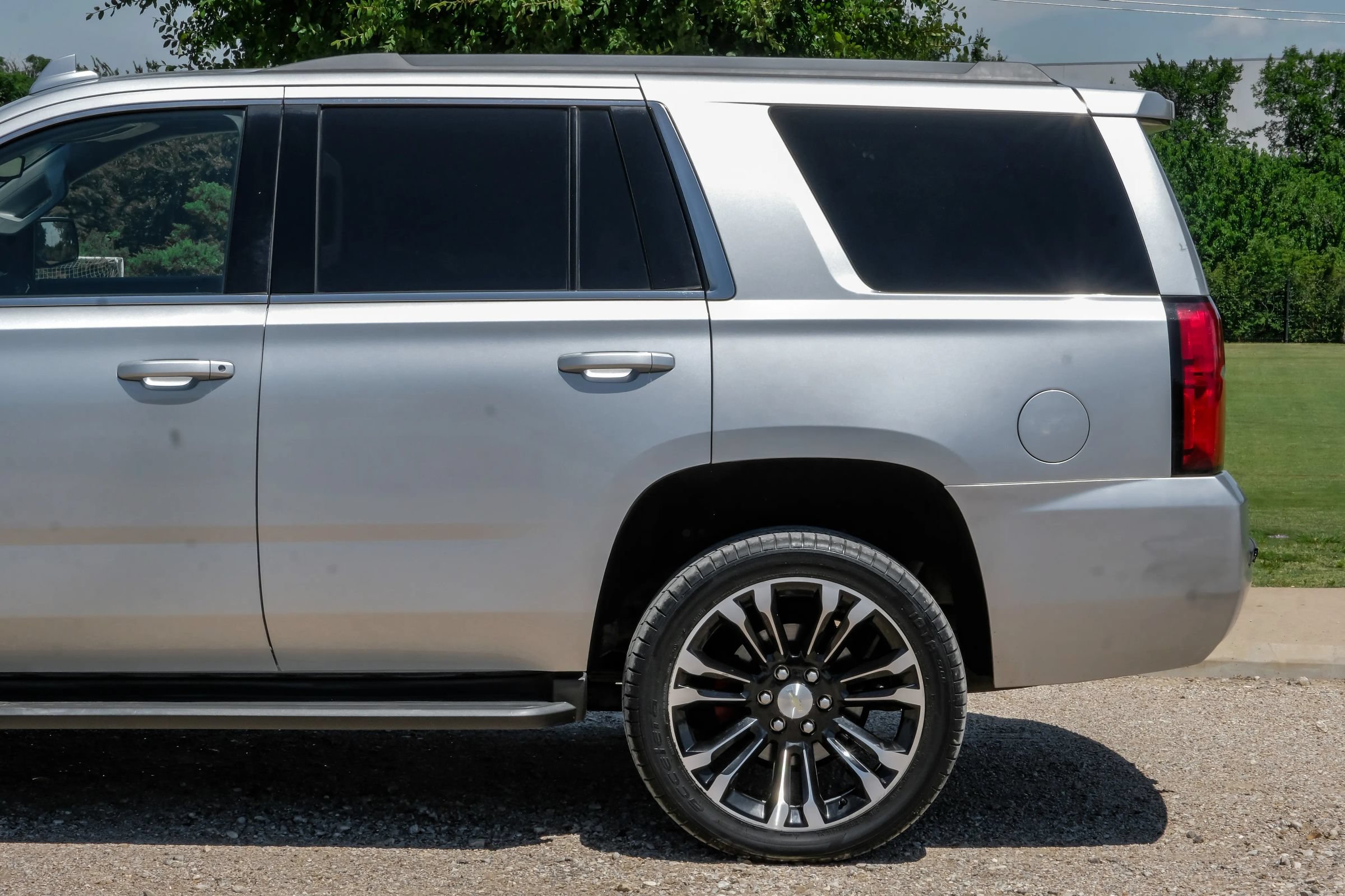 Used 2017 Chevrolet Tahoe LS AWD/4WD image 14
