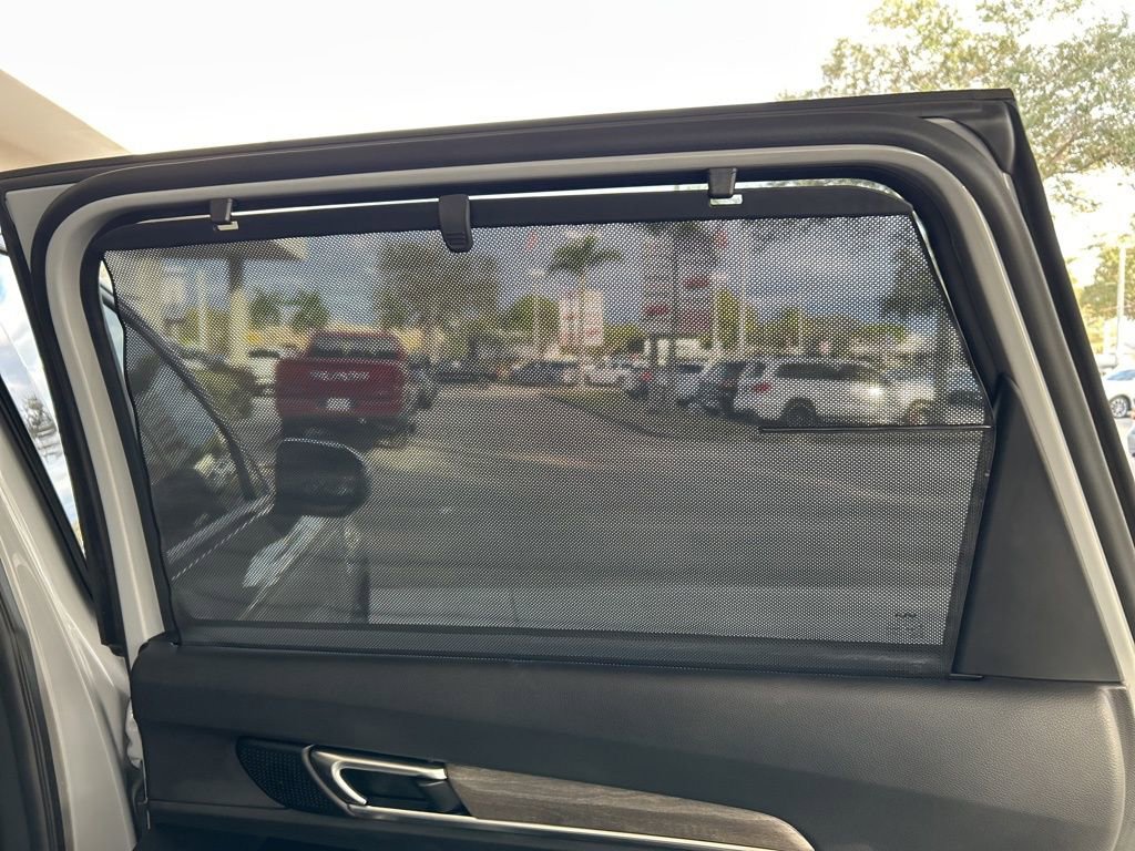 Used 2022 Kia Telluride SX w/ SX Prestige Package image 35