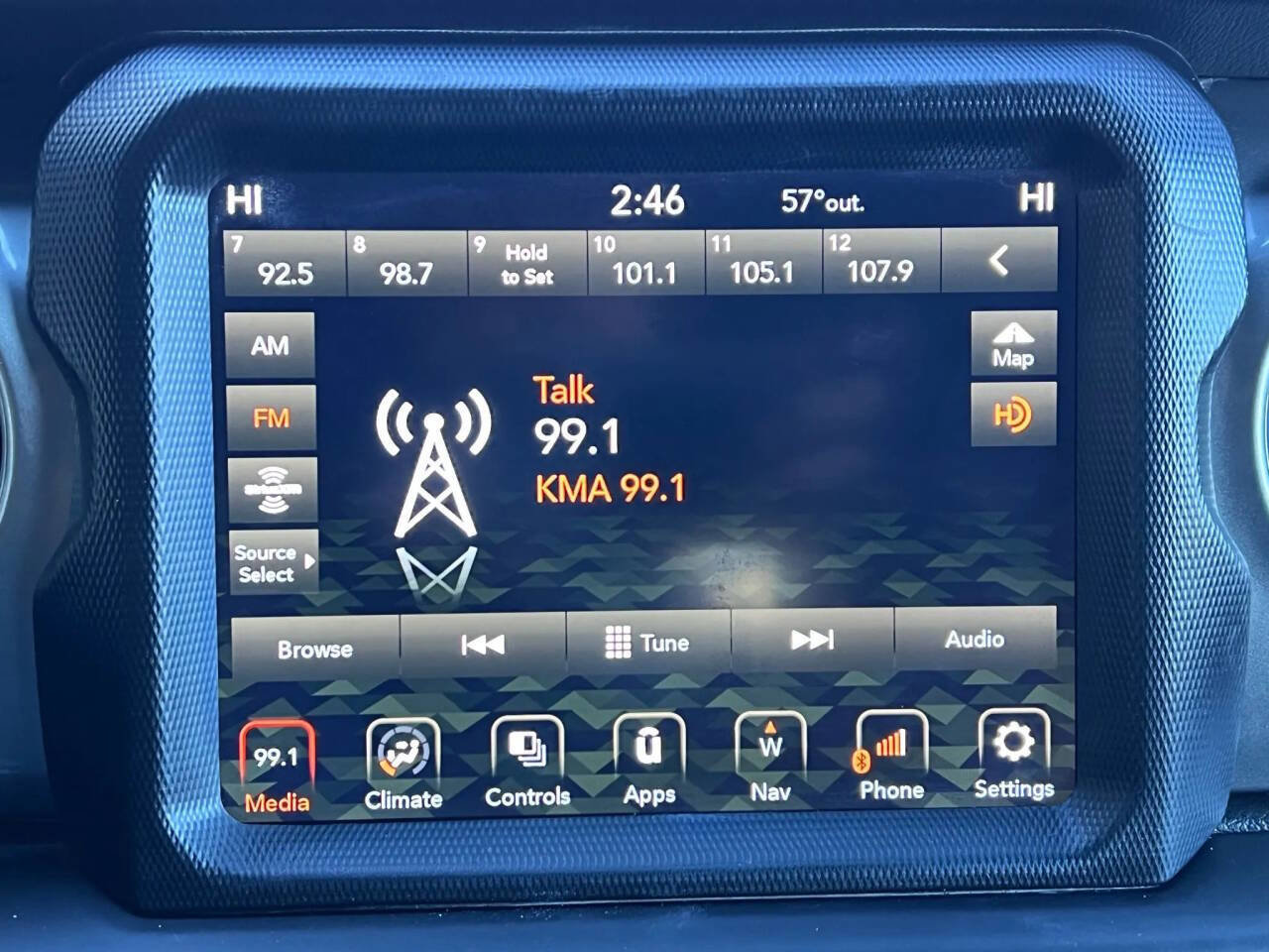 Used 2020 Jeep Wrangler Unlimited Sahara w/ Uconnect 4C Nav & Sound Group AWD/4WD image 32