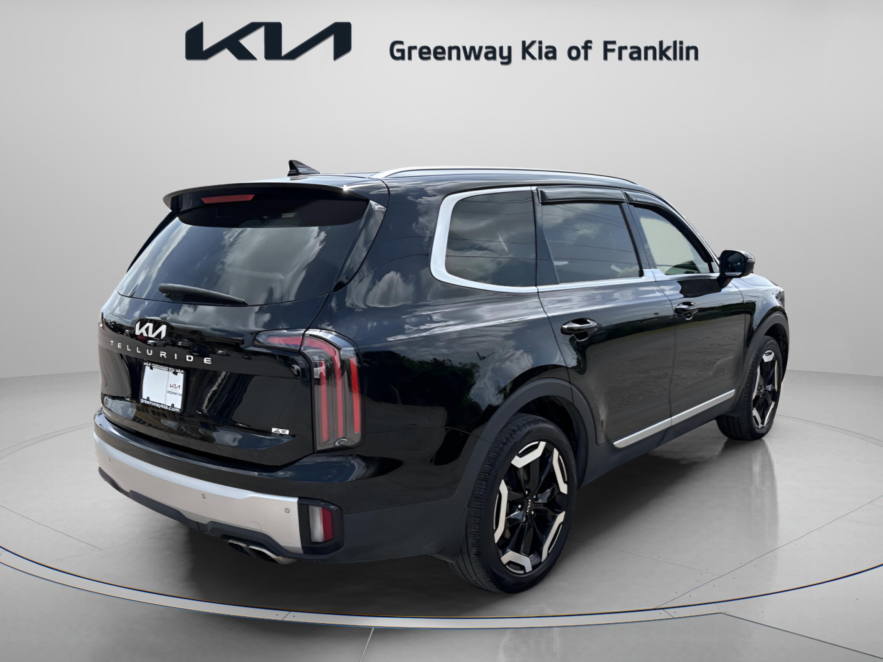 Used 2024 Kia Telluride EX w/ EX Captain's Chair Package AWD/4WD image 7