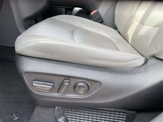 Used 2022 Toyota Sienna XLE image 22