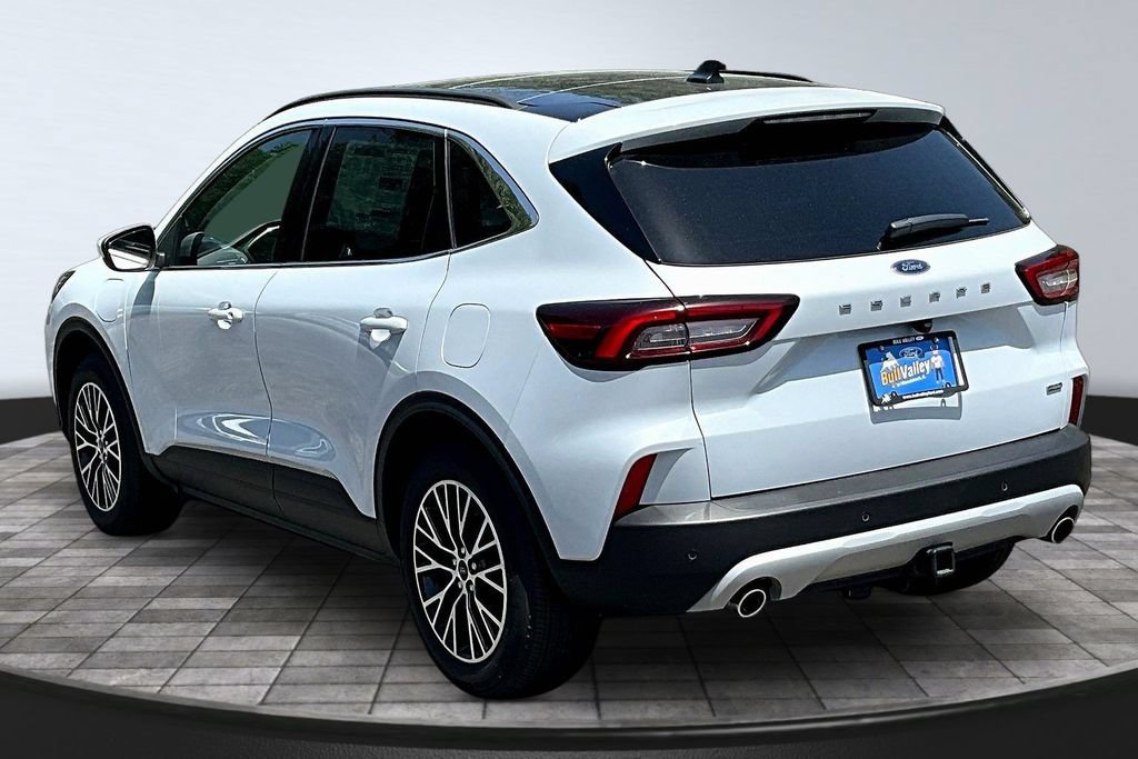 New 2025 Ford Escape SE w/ Class II Trailer Tow Package FWD image 3