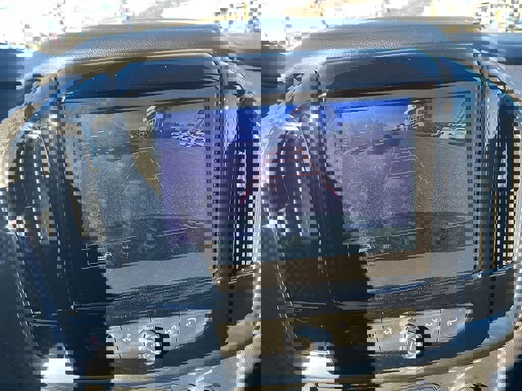 Used 2023 Chevrolet Traverse LT image 38