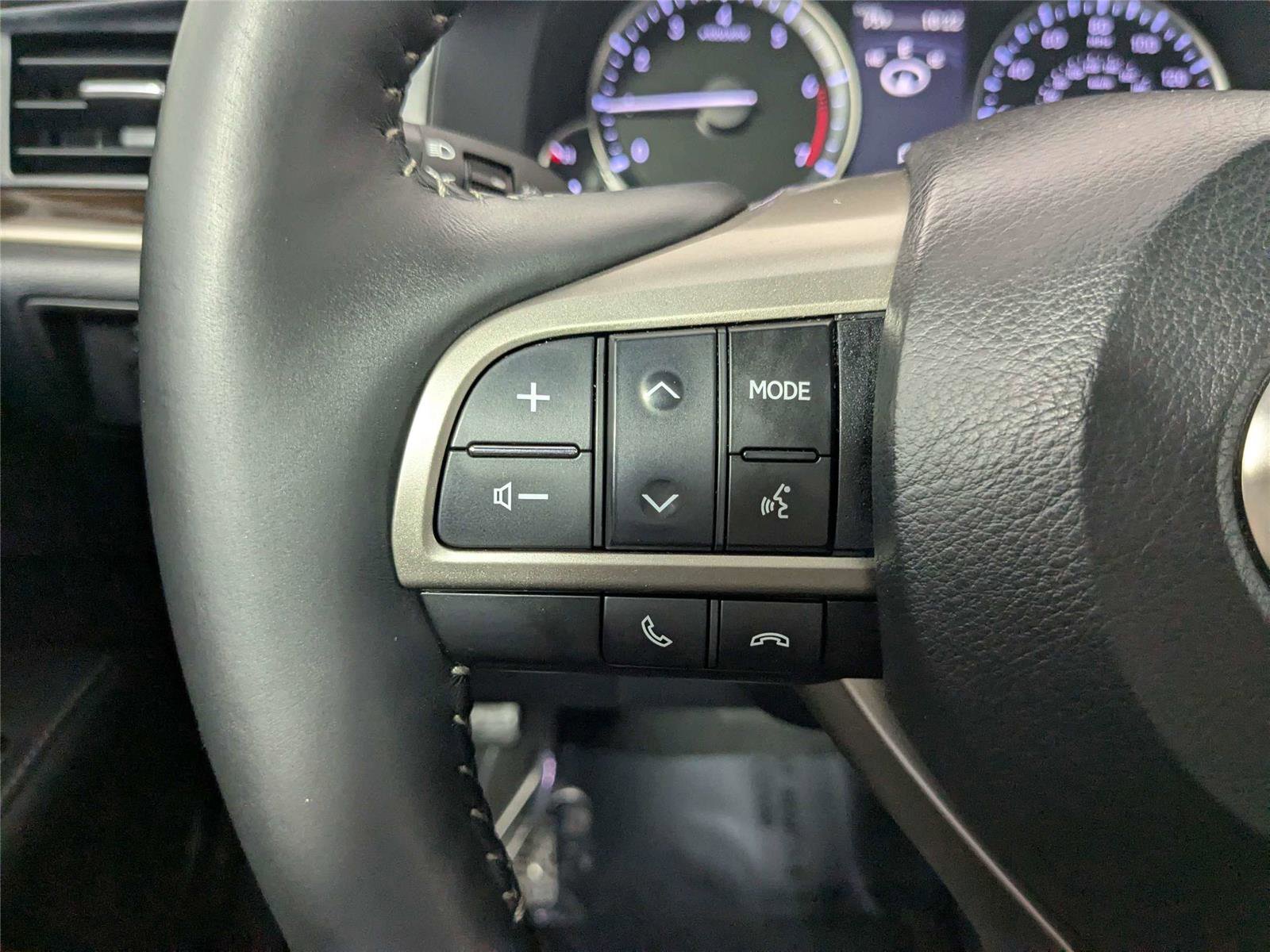 Used 2016 Lexus ES 350 w/ Luxury Package w/Wood Trim image 14