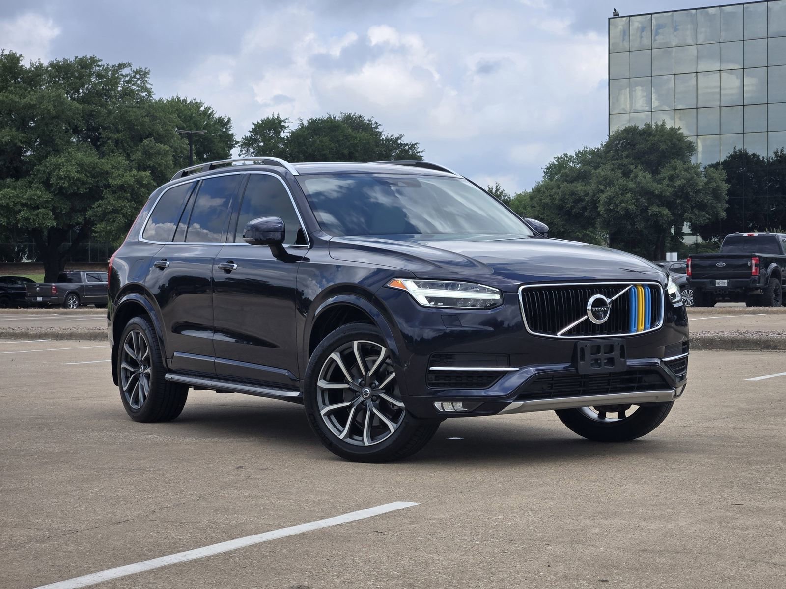 Used 2016 Volvo XC90 T6 Momentum w/ Momentum Plus Package