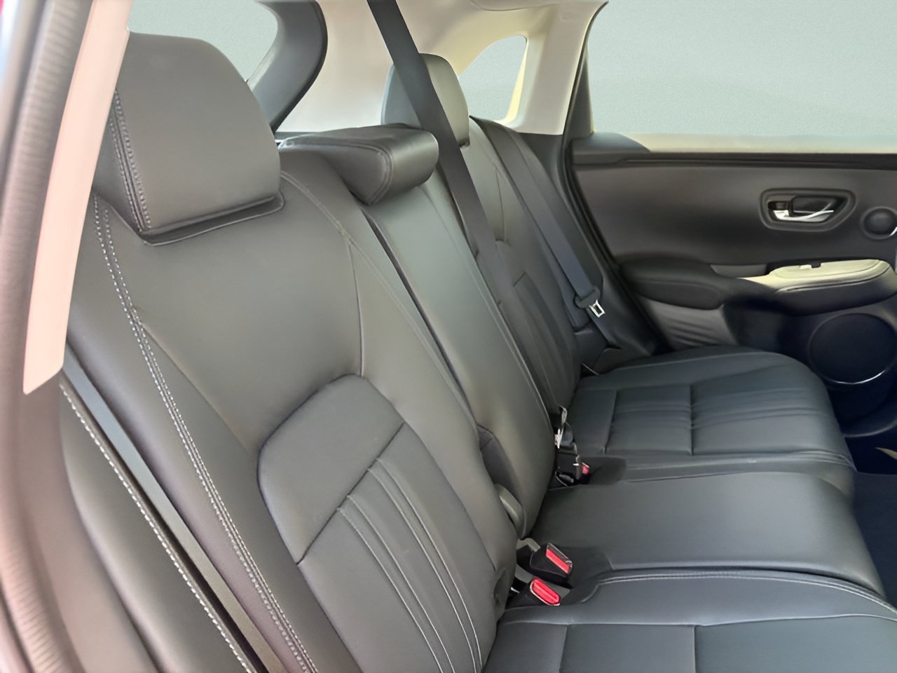 Used 2025 Honda HR-V EX-L image 8