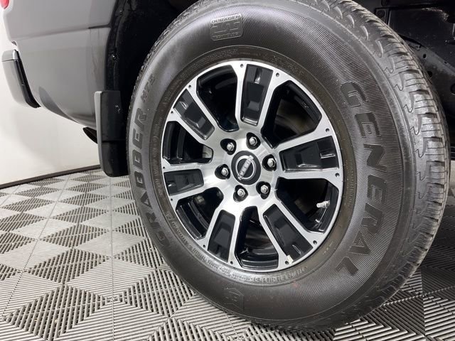 Used 2024 Nissan Titan SV w/ SV Convenience Package image 15