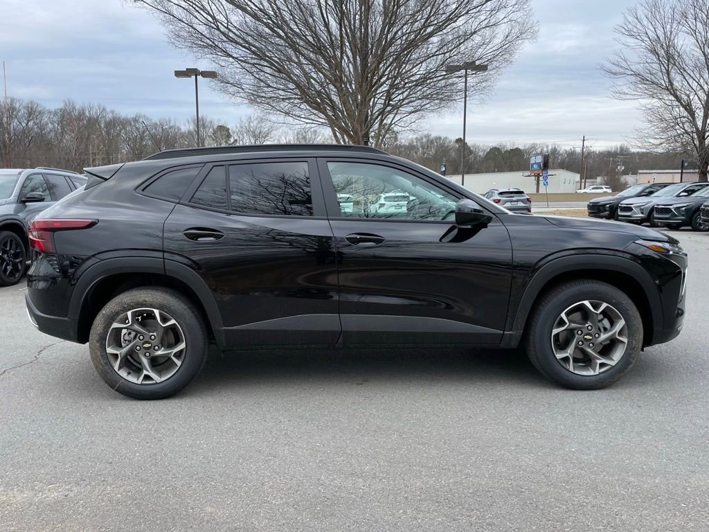 New 2026 Chevrolet Trax LT w/ Driver Confidence Package image 8