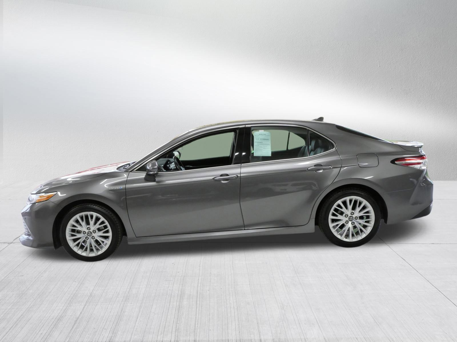 Certified 2018 Toyota Camry XLE image 5