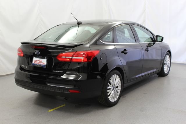 Used 2018 Ford Focus Titanium w/ Titanium Technology Package FWD image 7