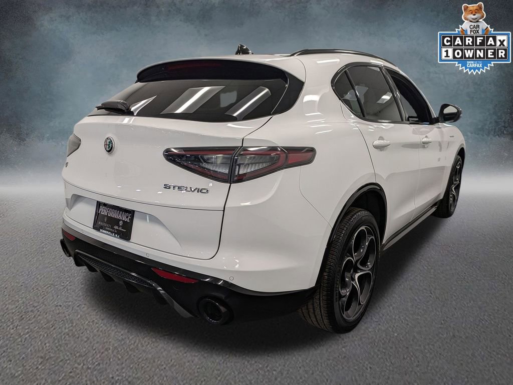 Used 2025 Alfa Romeo Stelvio Sprint w/ Veloce Package AWD/4WD image 4