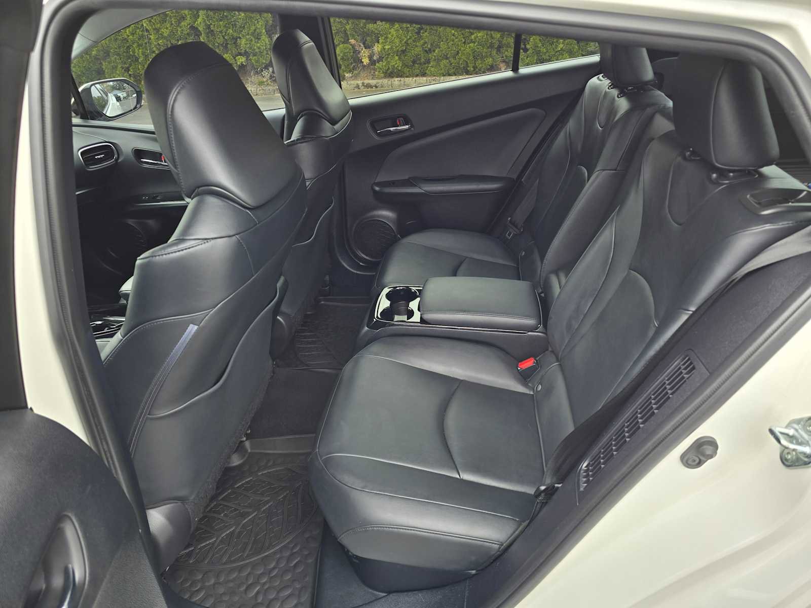 Used 2019 Toyota Prius Prime Premium FWD image 16