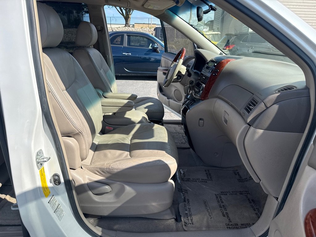Used 2004 Toyota Sienna XLE AWD/4WD image 14