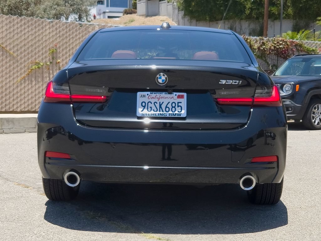Used 2023 BMW 330i Sedan w/ Parking Assistance Package RWD image 27
