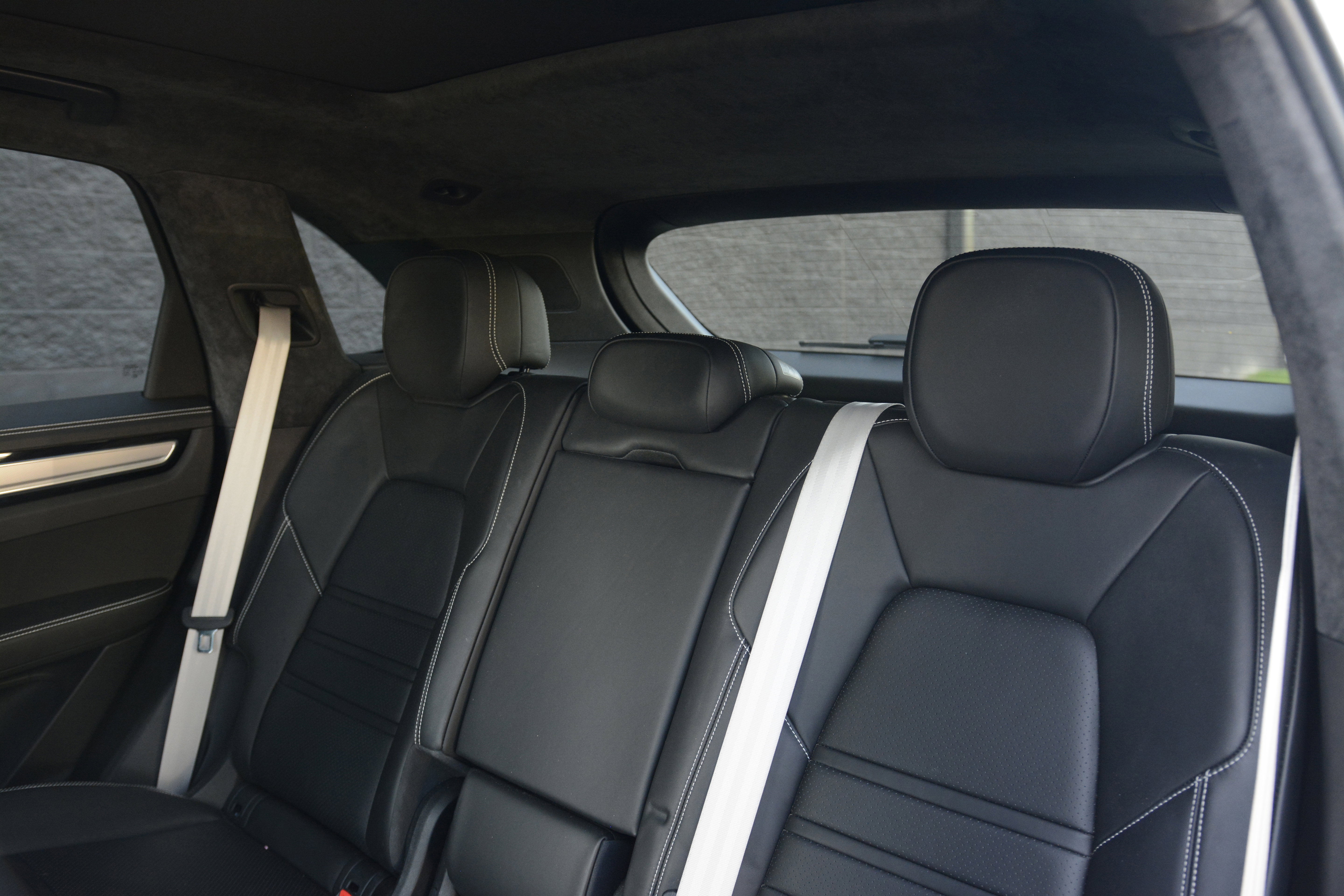 Certified 2022 Porsche Cayenne GTS AWD/4WD image 34