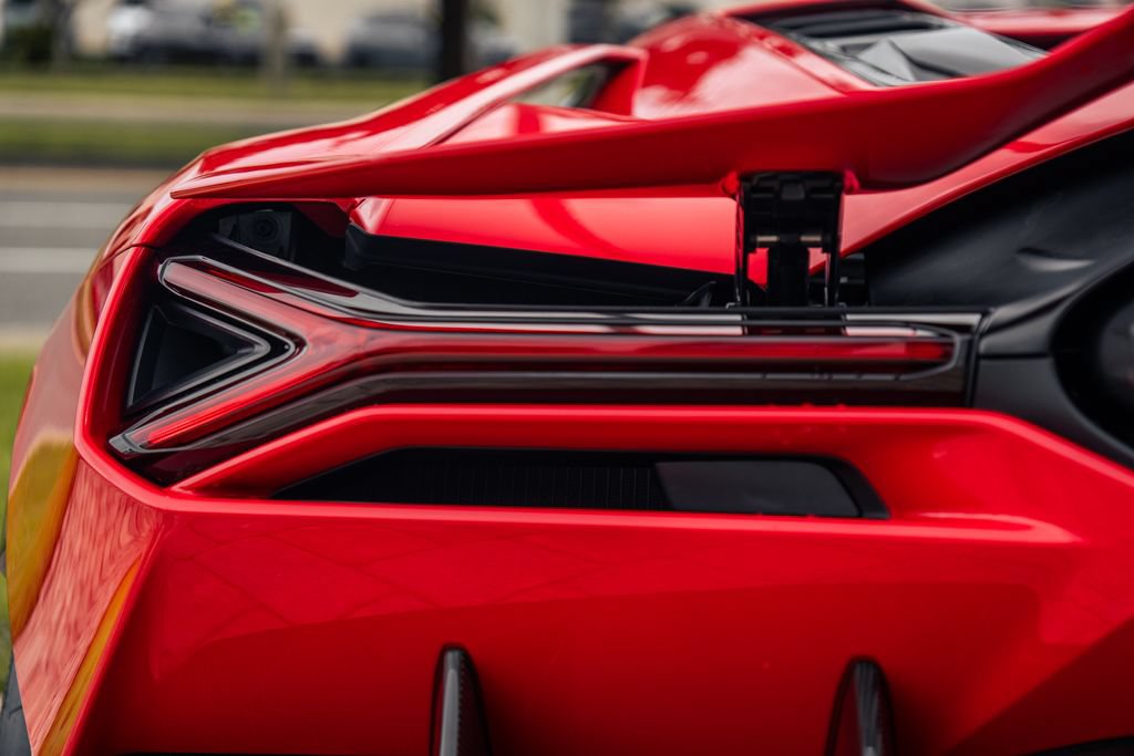 Used 2025 Lamborghini Revuelto AWD/4WD image 12