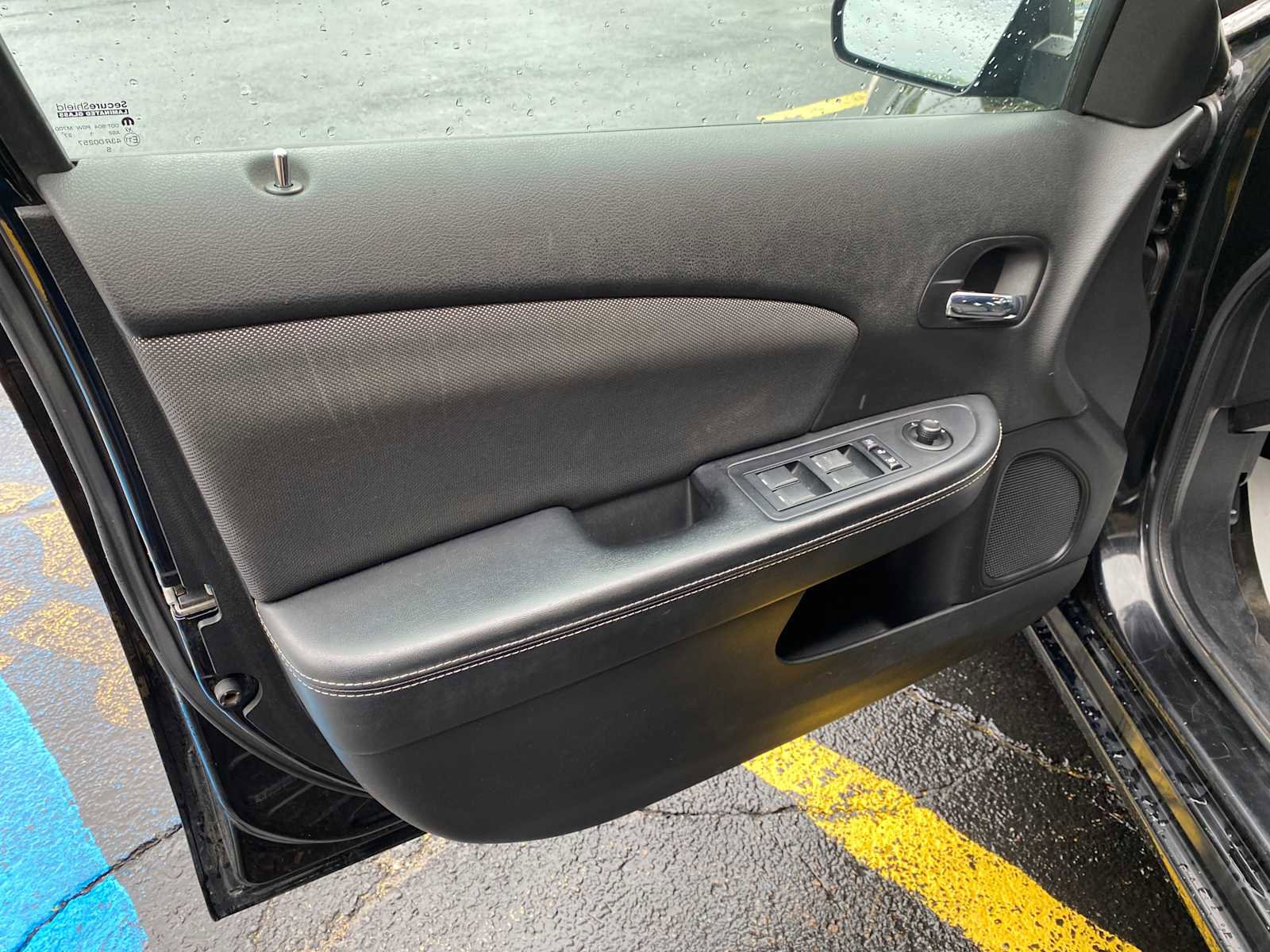 Used 2012 Dodge Avenger SE FWD image 25