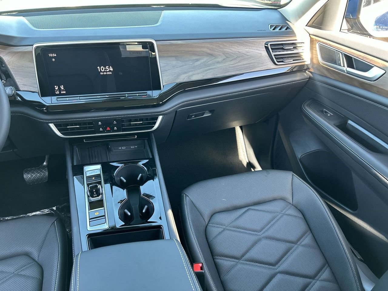 New 2026 Volkswagen Atlas SE FWD image 12