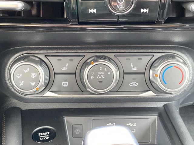 Used 2025 Nissan Kicks SV w/ SV Premium Package image 18