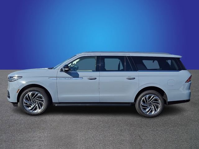 New 2026 Lincoln Navigator L Premier AWD/4WD image 4