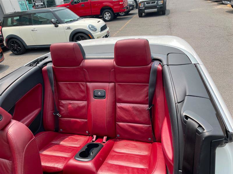 Used 2011 Volkswagen Eos Lux FWD image 27