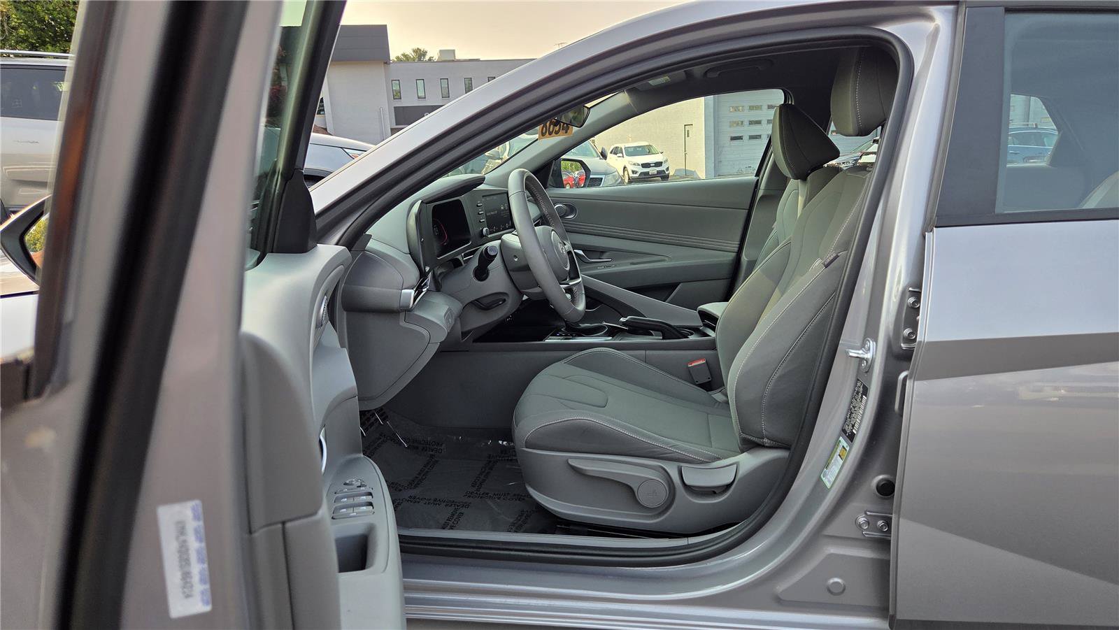 Used 2025 Hyundai Elantra Sport w/ Cargo Package FWD image 15