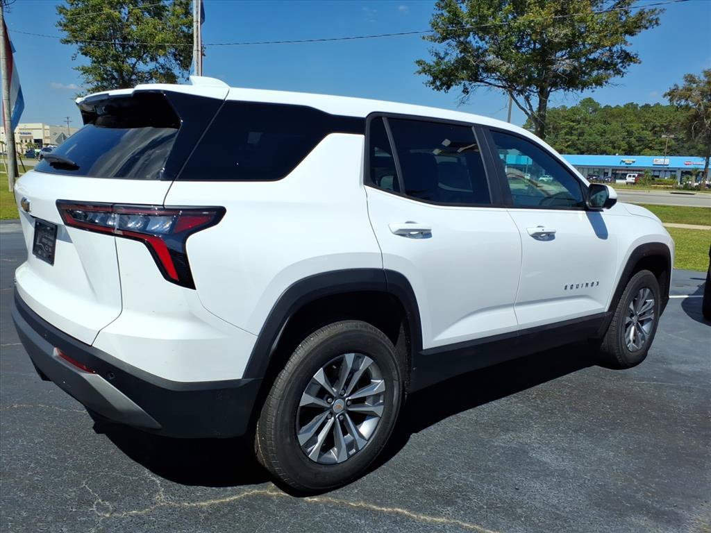 New 2027 Chevrolet Equinox LT w/ Safety and Technology Package FWD image 3