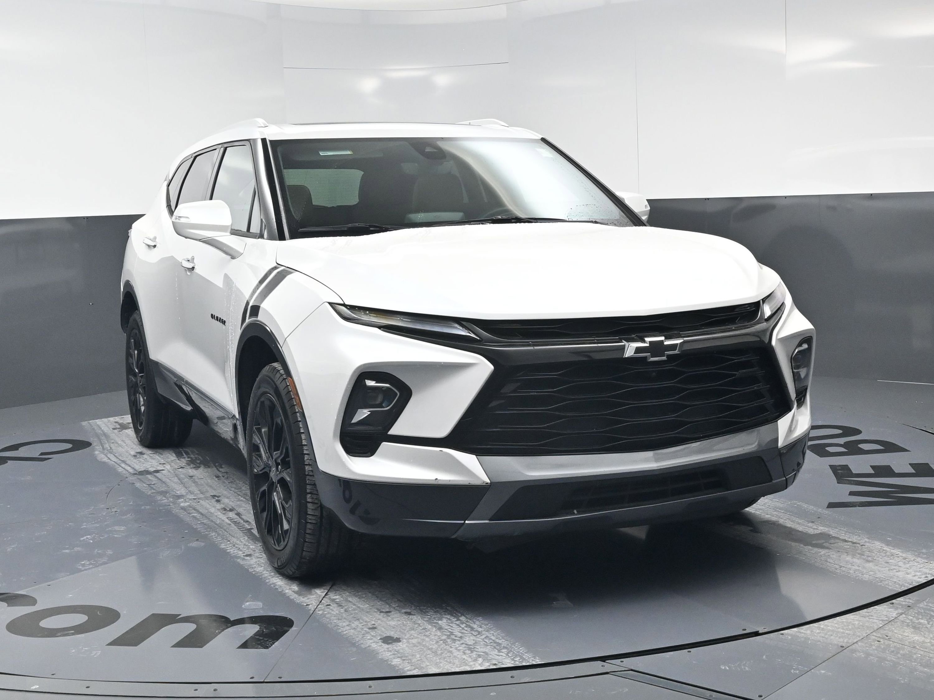 Used 2024 Chevrolet Blazer Premier w/ LPO, Black Sport Package image 3