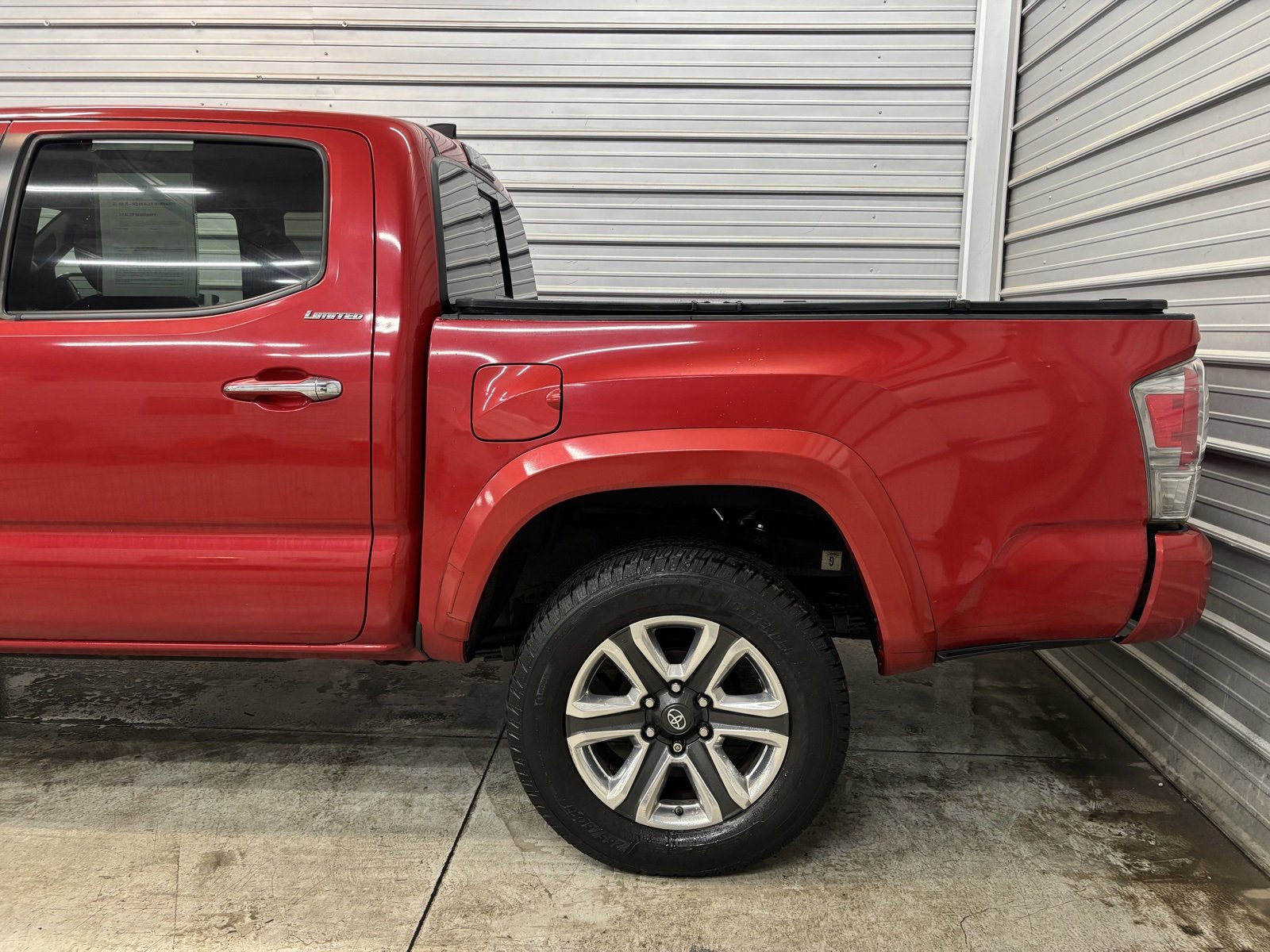 Used 2017 Toyota Tacoma Limited image 7