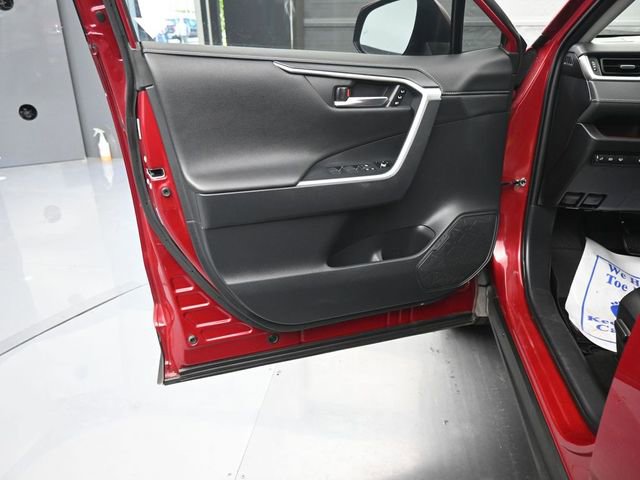 Used 2019 Toyota RAV4 Limited w/ Cold Weather Package image 11