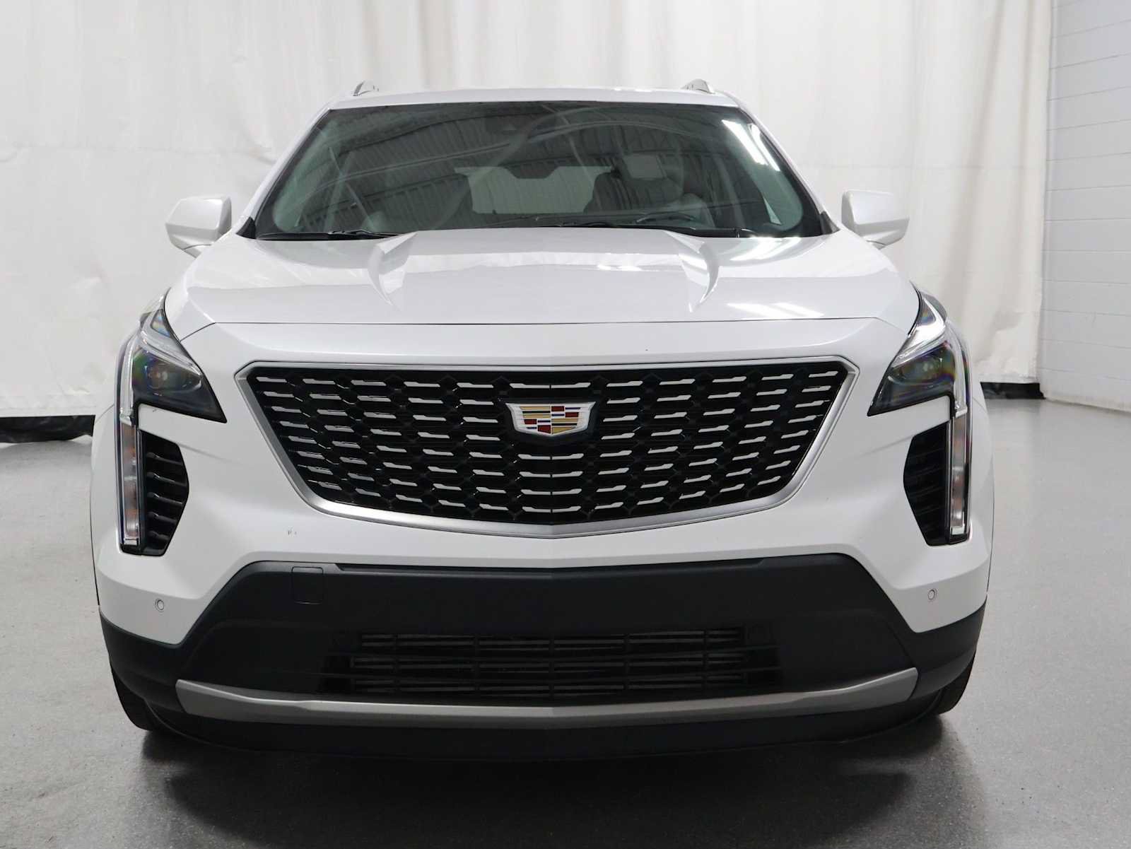 Used 2020 Cadillac XT4 Premium Luxury w/ Cold Weather Package AWD/4WD image 14