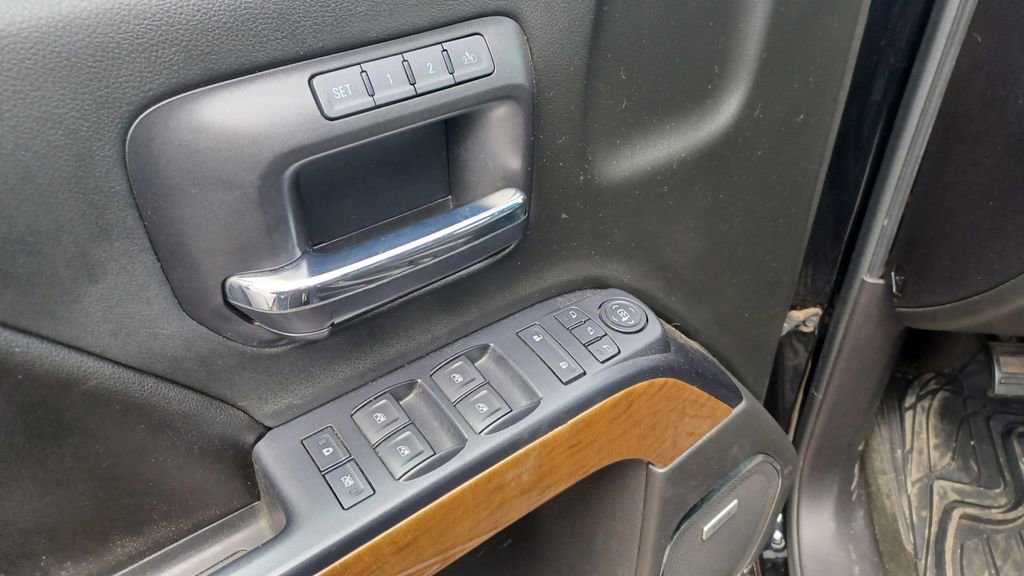 Used 2017 Chevrolet Silverado 1500 LTZ w/ Sport Package image 5