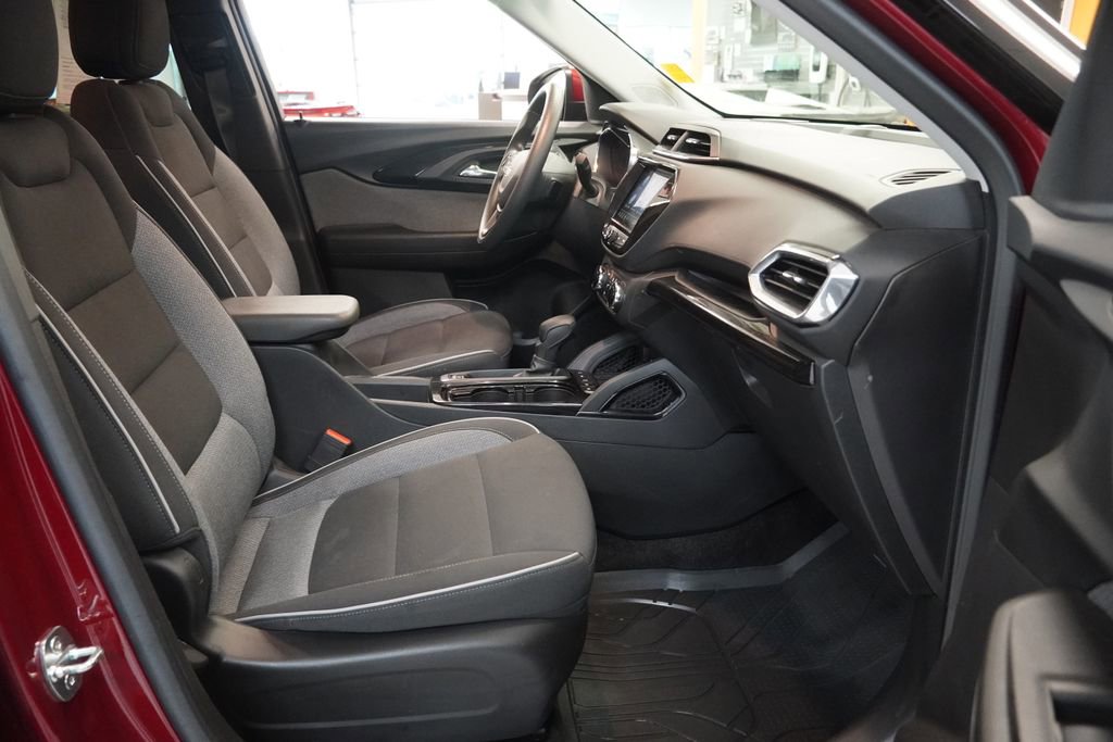 Used 2023 Chevrolet TrailBlazer LT w/ Convenience Package FWD image 34