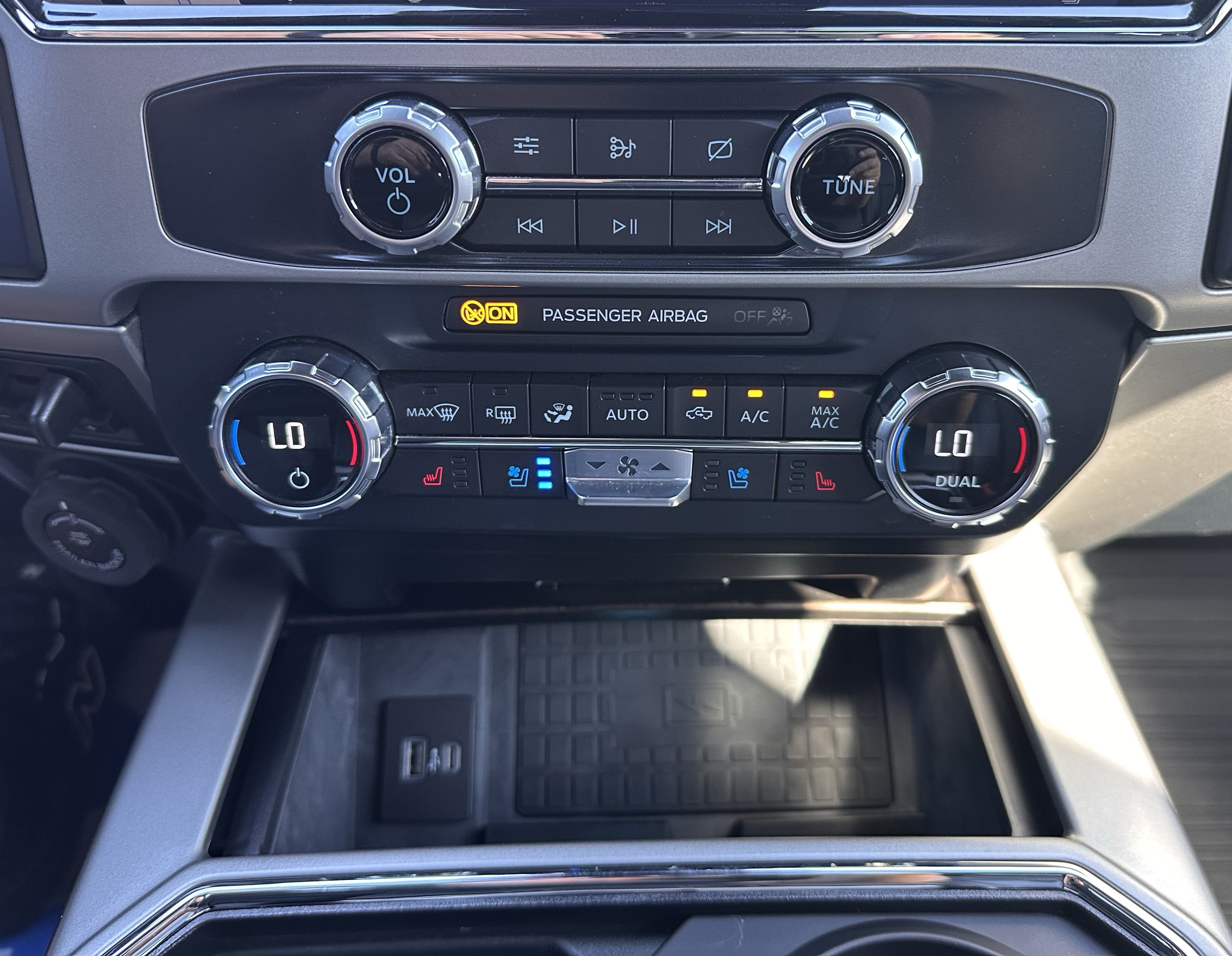 Certified 2022 Ford F350 Lariat w/ Lariat Ultimate Package AWD/4WD image 29