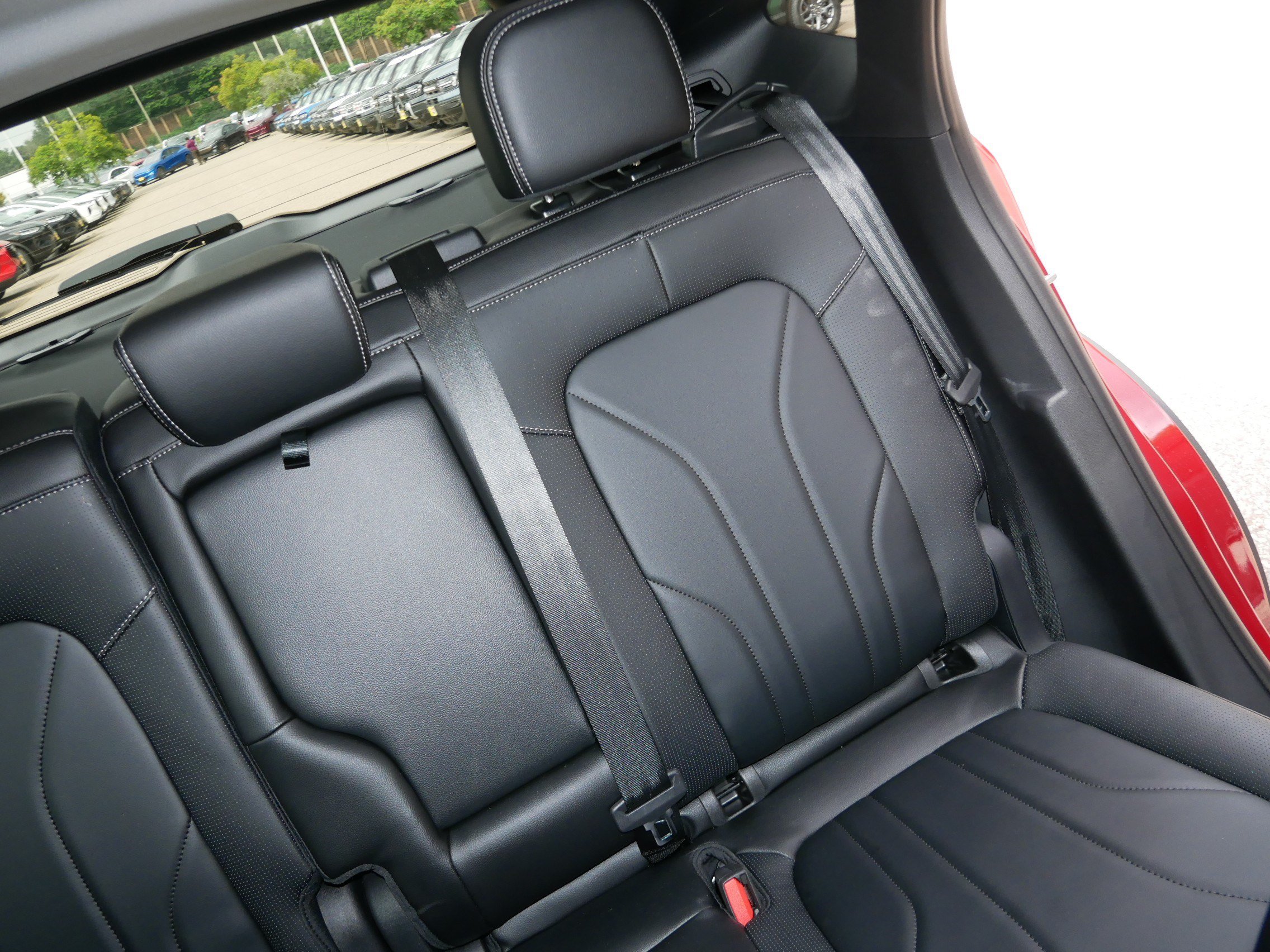 Used 2025 Ford Escape SE w/ PHEV Premium Package FWD image 14