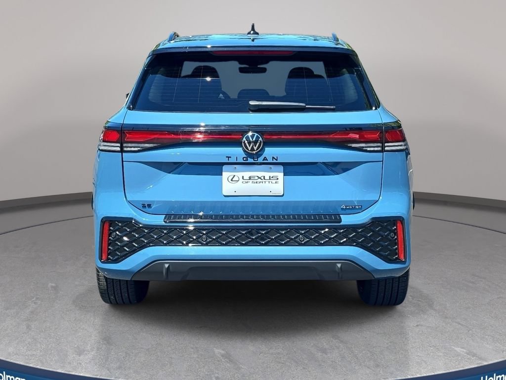 Used 2025 Volkswagen Tiguan SE R-Line AWD/4WD image 7