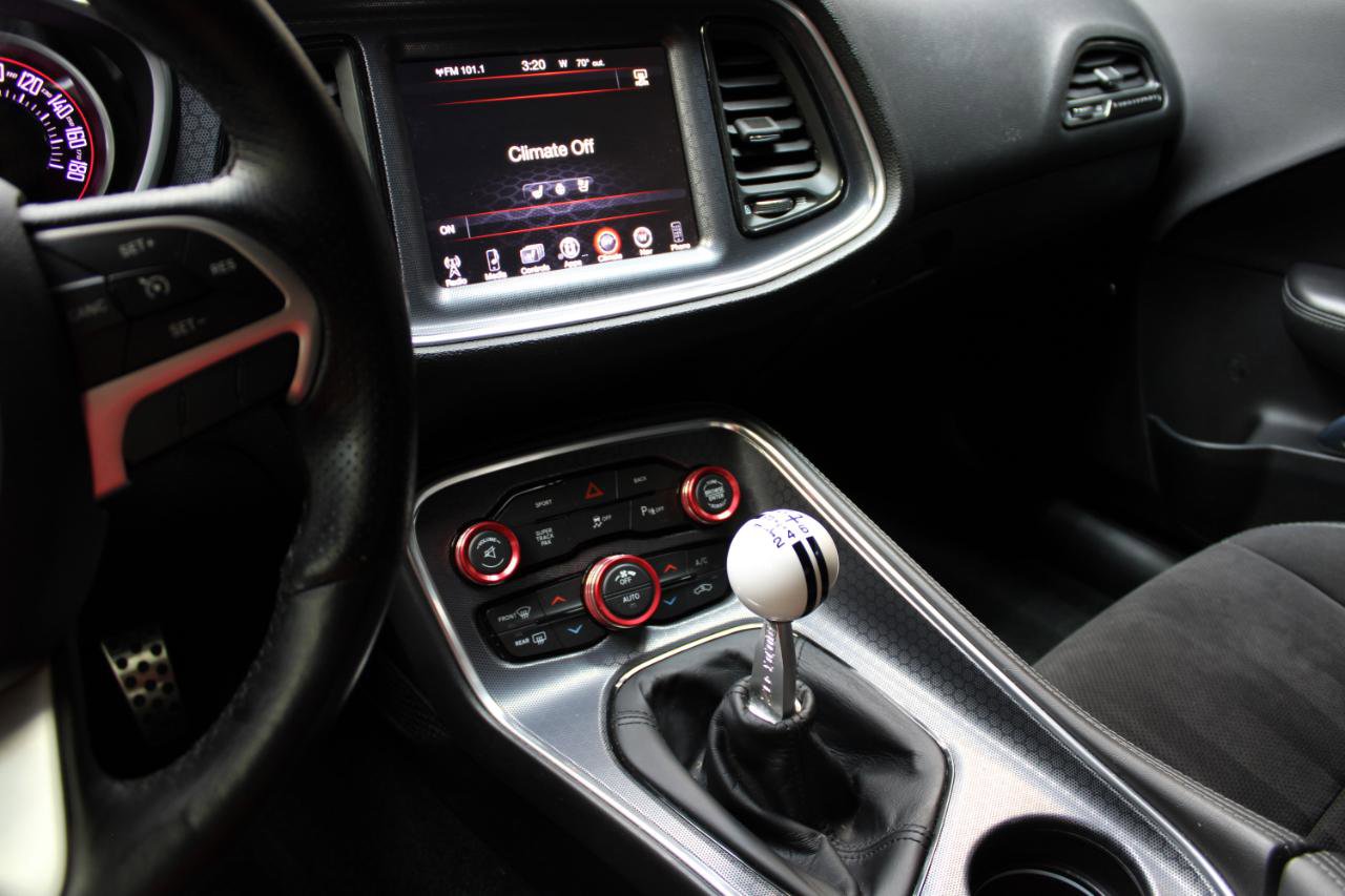 Used 2016 Dodge Challenger R/T Scat Pack w/ Leather Interior Group image 11