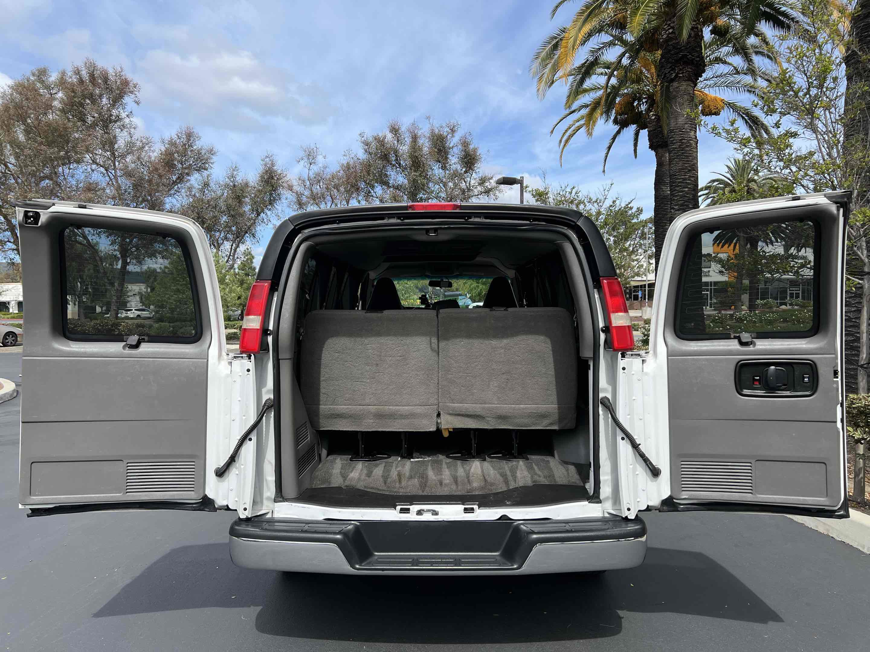 Used 2018 Chevrolet Express 3500 LT w/ LT Preferred Equipment Group RWD image 58