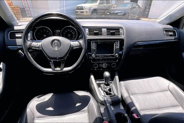 Used 2017 Volkswagen Jetta SEL FWD image 14