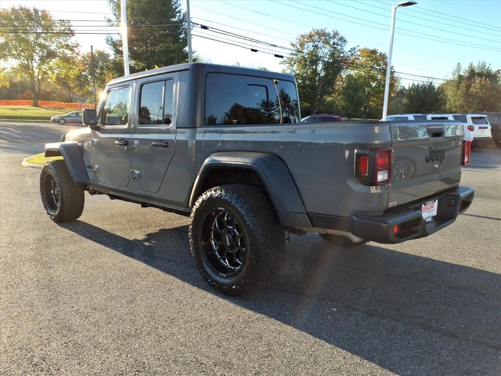 Used 2023 Jeep Gladiator Sport image 9