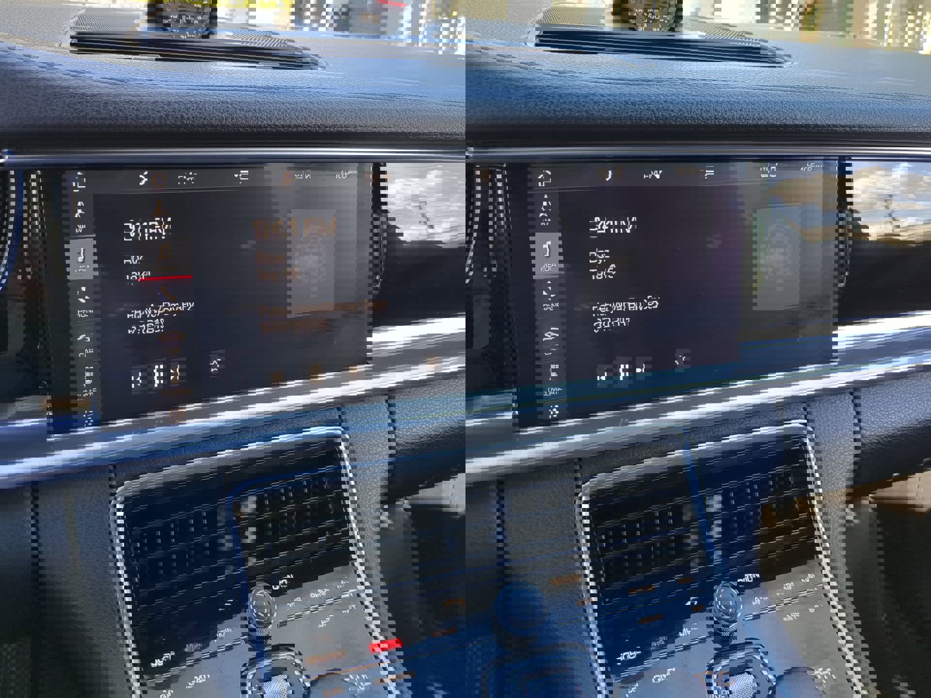 Used 2018 Porsche Panamera 4S w/ Premium Package Plus image 24